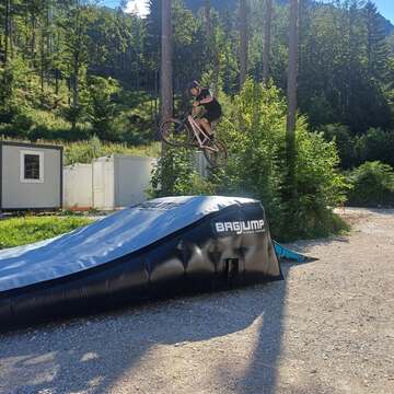 528159570_18031159769701093_395654247925361596_n